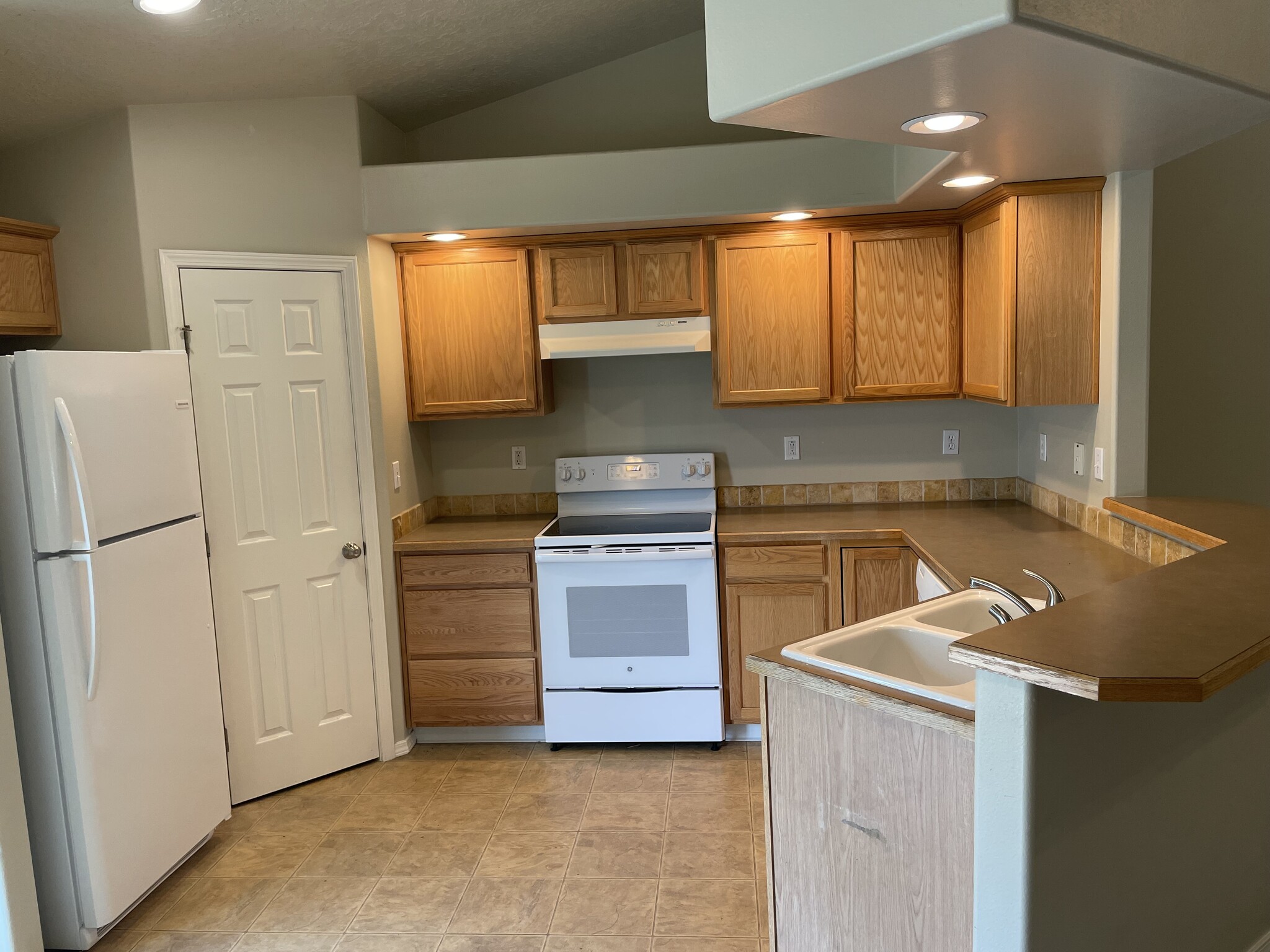 Building Photo - 5074 W Alderstone St
