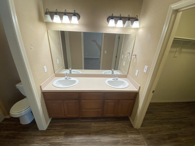 Building Photo - 2808 Fairway Hamlet Ct