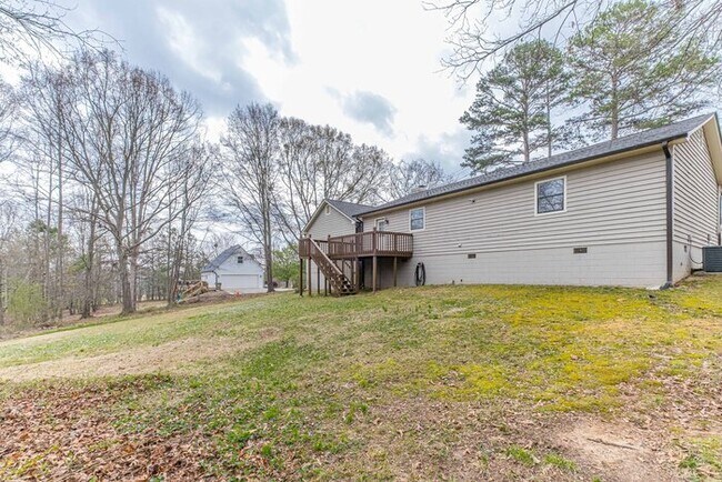 Building Photo - Ranch 3 bedroom 2 bath !