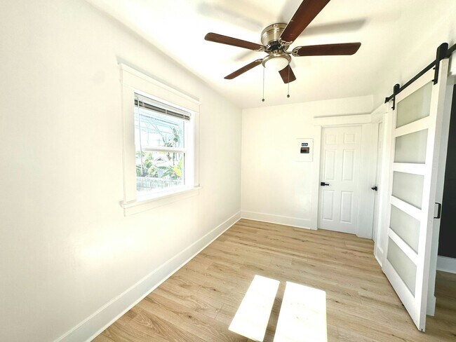 Building Photo - 279 Redondo Ave