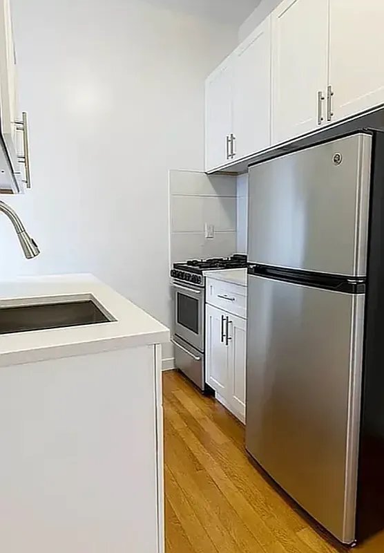 Building Photo - 126 Elizabeth St