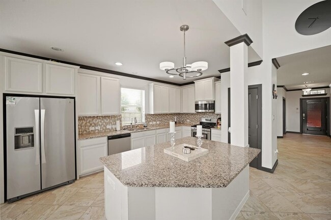 Building Photo - 249 Castlegate Ln