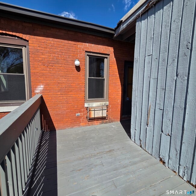 Building Photo - 52 Atwood St