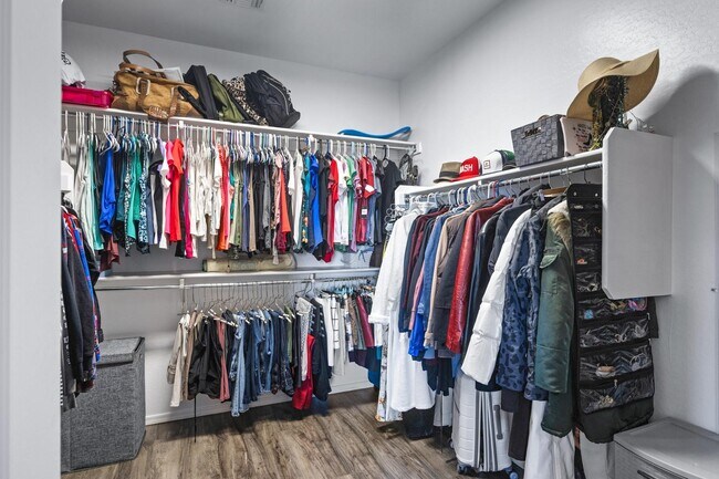 Building Photo - 3846 E Palmer St