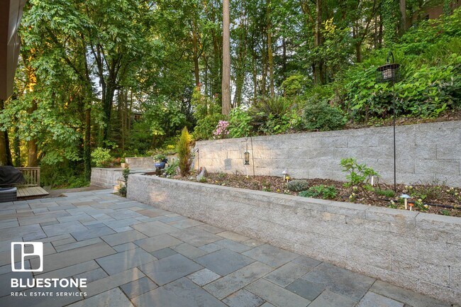 Building Photo - Beautiful 4 bedroom home in Palisades Neighborhood of Lake Oswego!