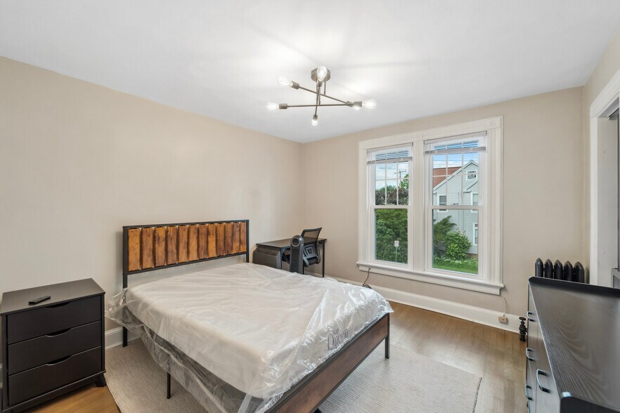 Building Photo - 95 Leroy St