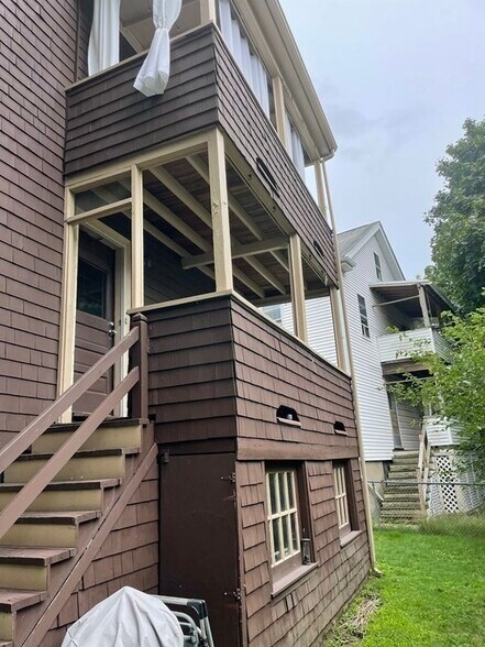 Building Photo - 9 Herbertson Rd