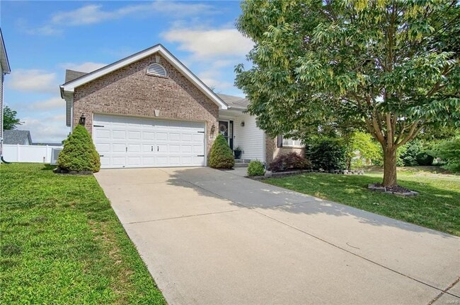 Building Photo - 404 Tailfeather Dr