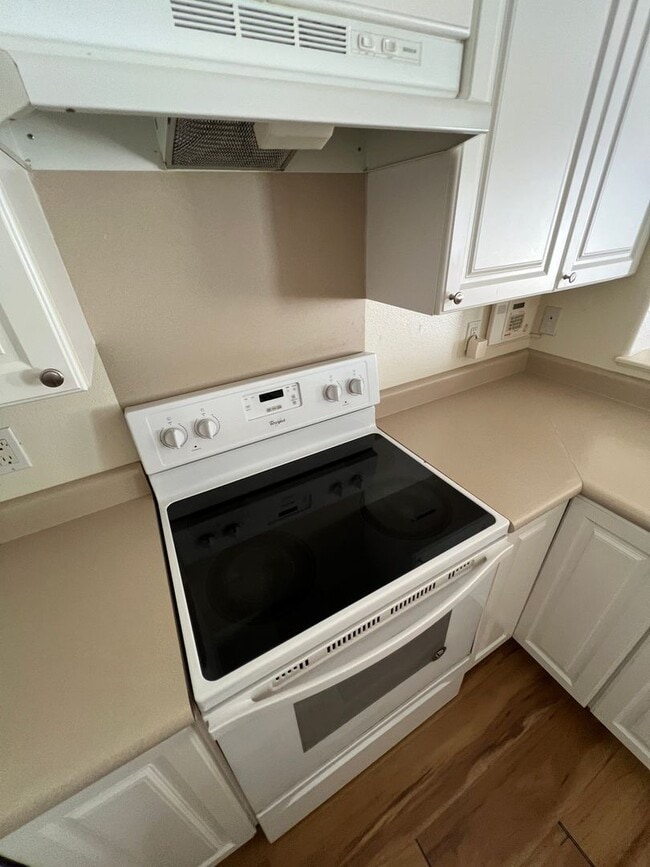 Building Photo - Spinnaker Townhouse $3250.00! 2 Story 3bd ...