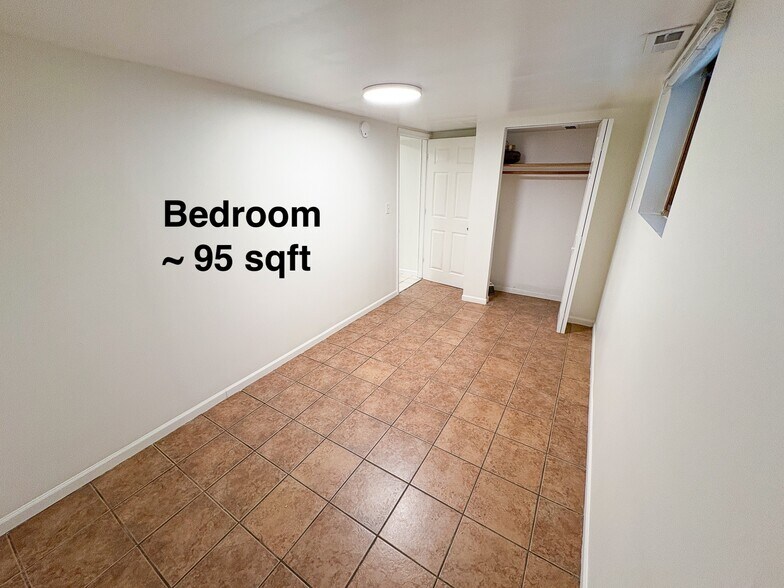 Bedroom 2 - 2820 N Hamlin Ave