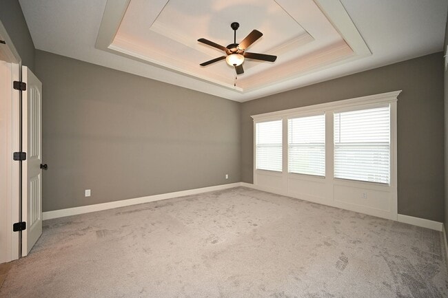 Building Photo - 7465 NW Douglas Ct