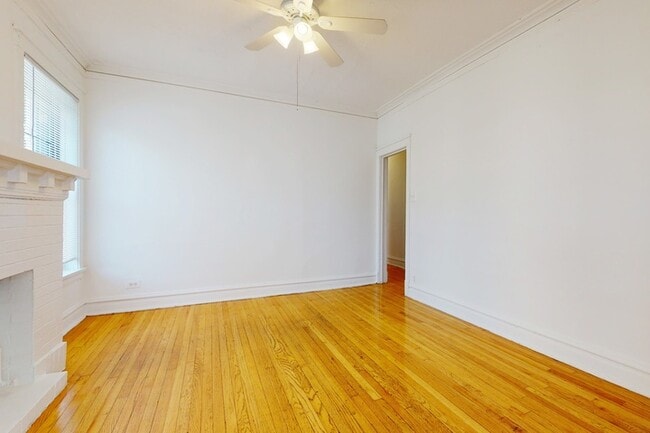 Floorplan - 5411-5421 S. Ellis Avenue