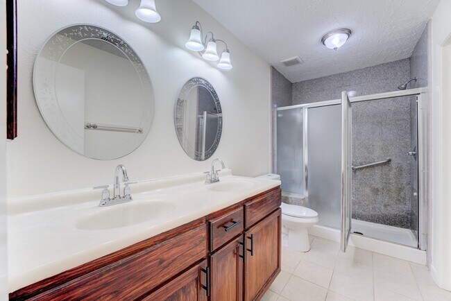 Building Photo - 9206 Beringwood Dr