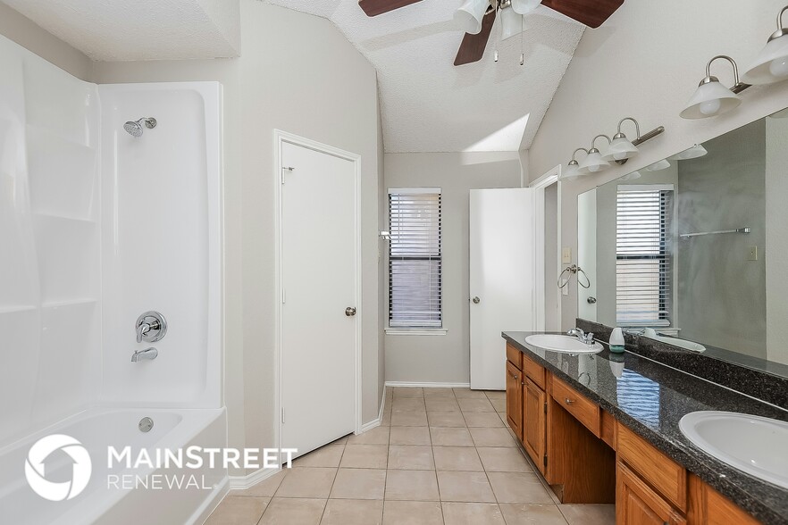 Building Photo - 1024 Green Ridge Terrace