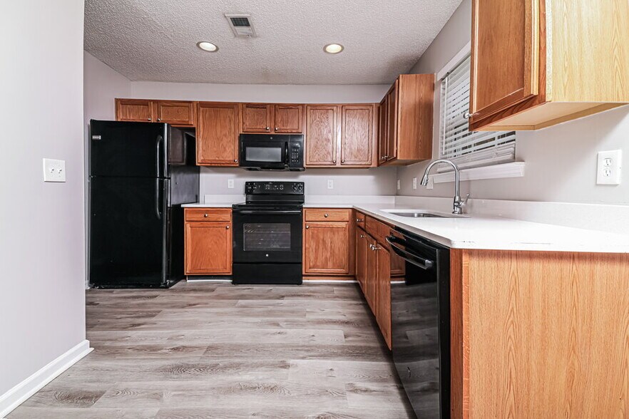 Building Photo - 5816 Carretta Ct