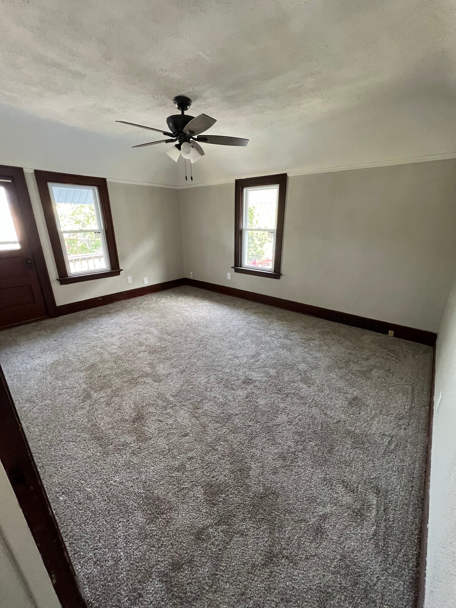 Building Photo - 931 S 74th St