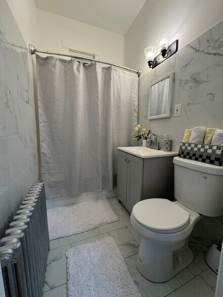 Building Photo - 4 Montrose St