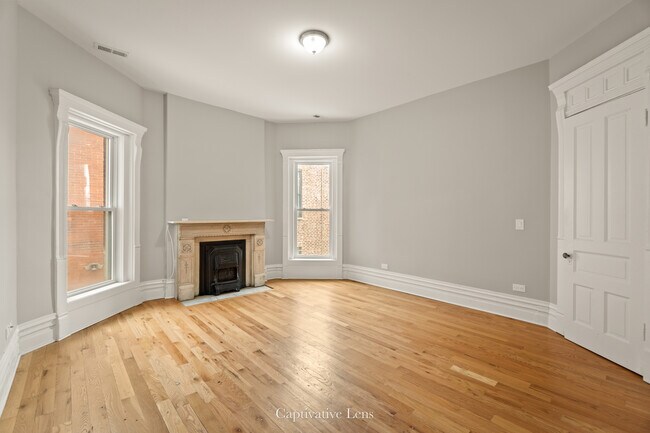 Building Photo - 3316 S Calumet Ave