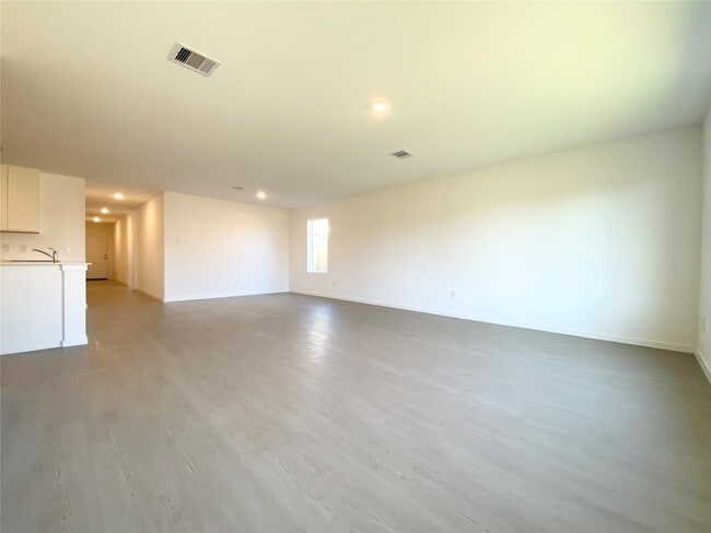 Building Photo - 26735 Willow Ln