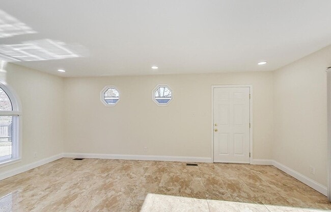 Building Photo - 6426 Prospect Terrace