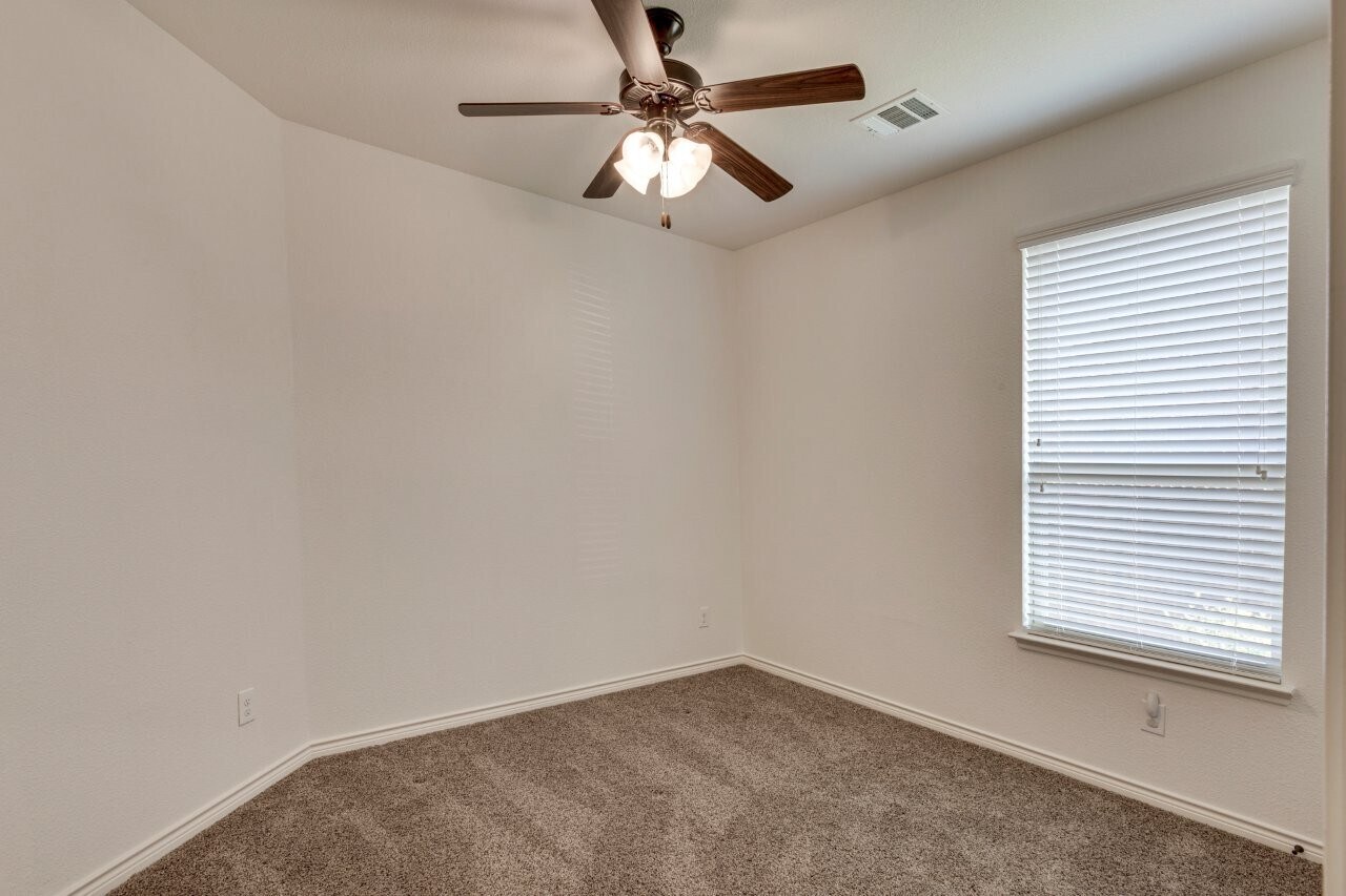 Building Photo - 3022 Maverick Dr