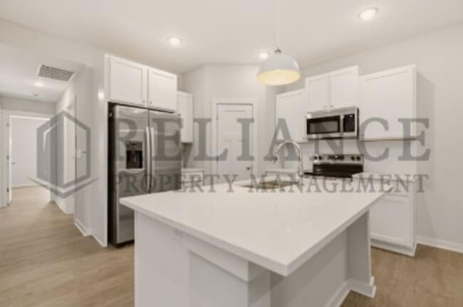 Building Photo - 2420 S Wheatland St