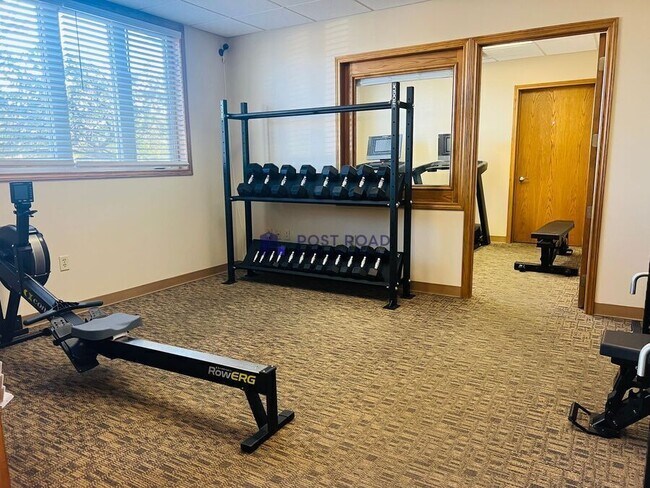 Building Photo - 2818 S Osage Ave