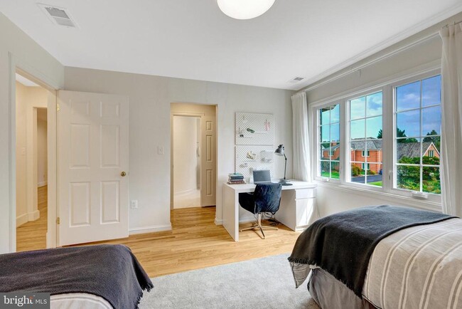 Building Photo - 6305 Dunaway Ct