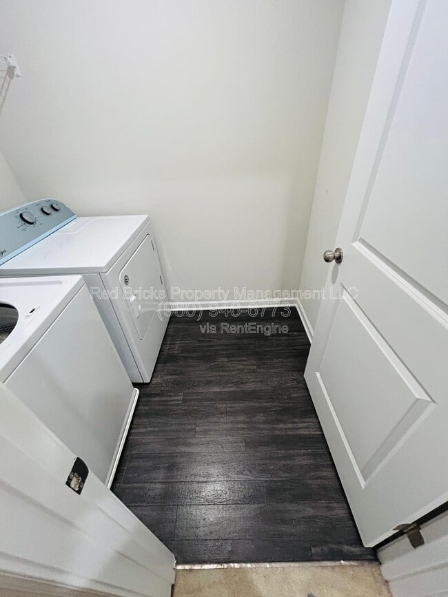 Building Photo - 9315 Grand Valley Dr