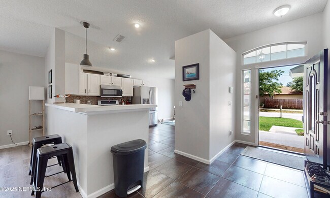 Building Photo - 9093 Fallsmill Dr