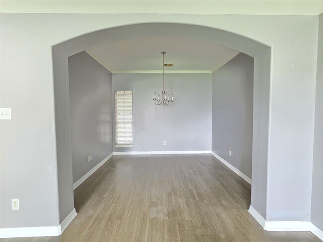 Building Photo - 12015 Rosecroft Dr