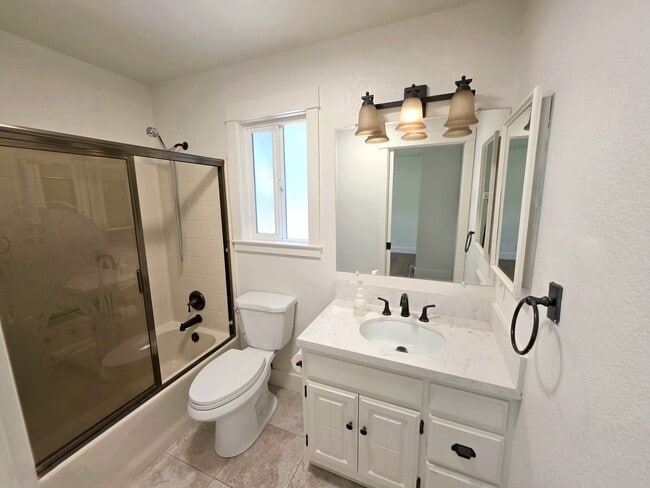 Building Photo - 3310 Manzana St
