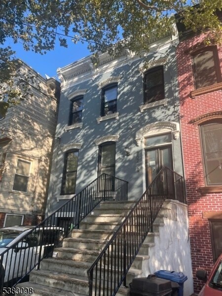 Primary Photo - 302 Princeton Ave