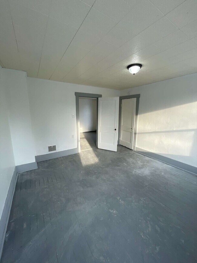 Building Photo - 618 Penn Ave