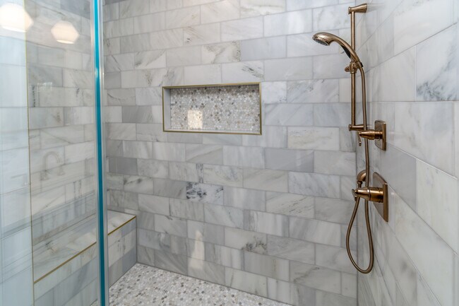 Building Photo - 17 Wilson St