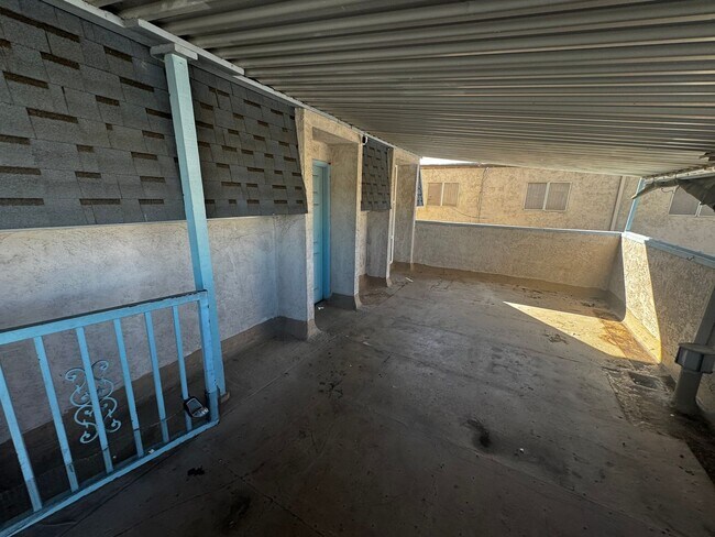 Building Photo - SPACIOUS AND REMODELED 1 BEDROOM 1 BATH, SECOND FLOOR UNIT