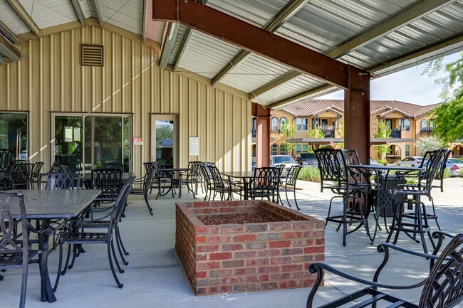 Building Photo - 140 Ivy Ave