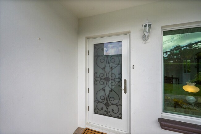 Building Photo - 1702 S Ocean Blvd