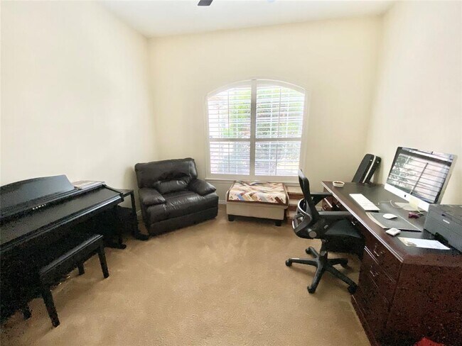 Building Photo - 17518 Stamford Oaks Dr