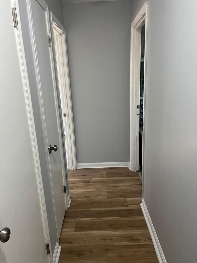 Building Photo - 7613 Mine Valley Rd