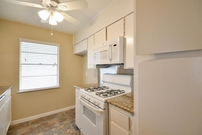 Building Photo - 3530 Dryburgh Ct