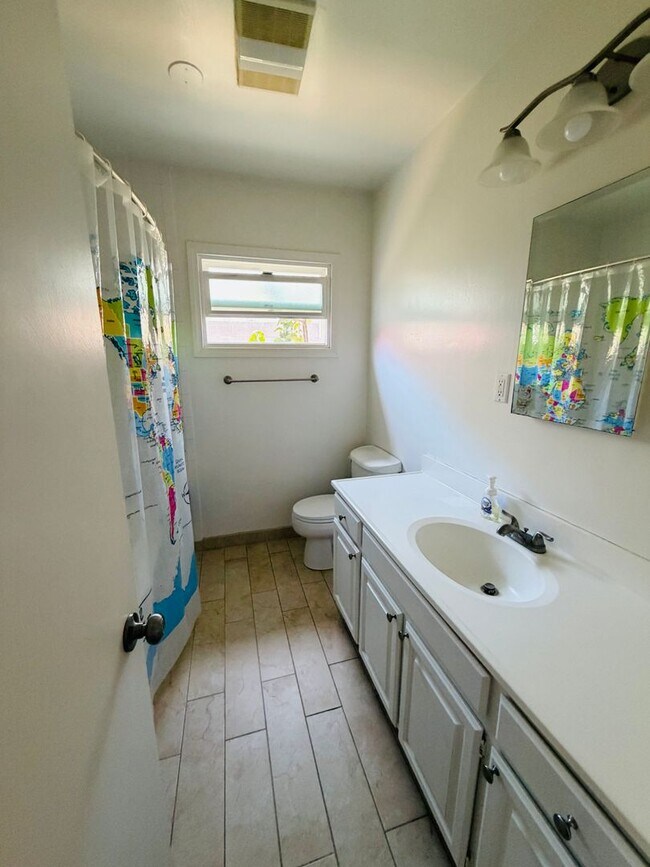 Building Photo - Amazing Cottage Style Home with Ocean Views Only Steps to the Beach in South Redondo!