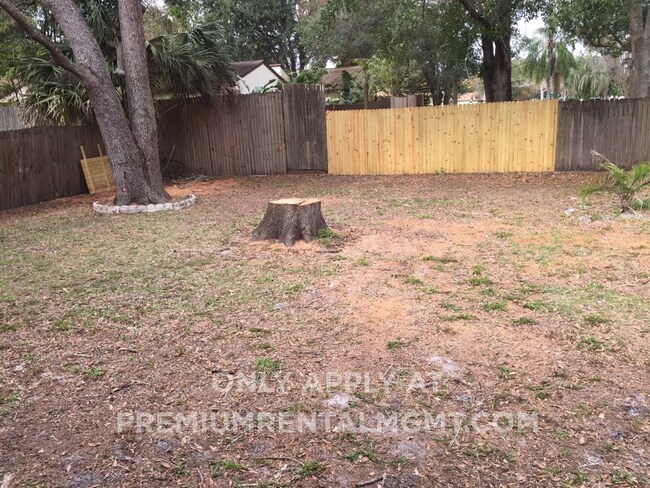 Building Photo - 247 Oakwood Dr