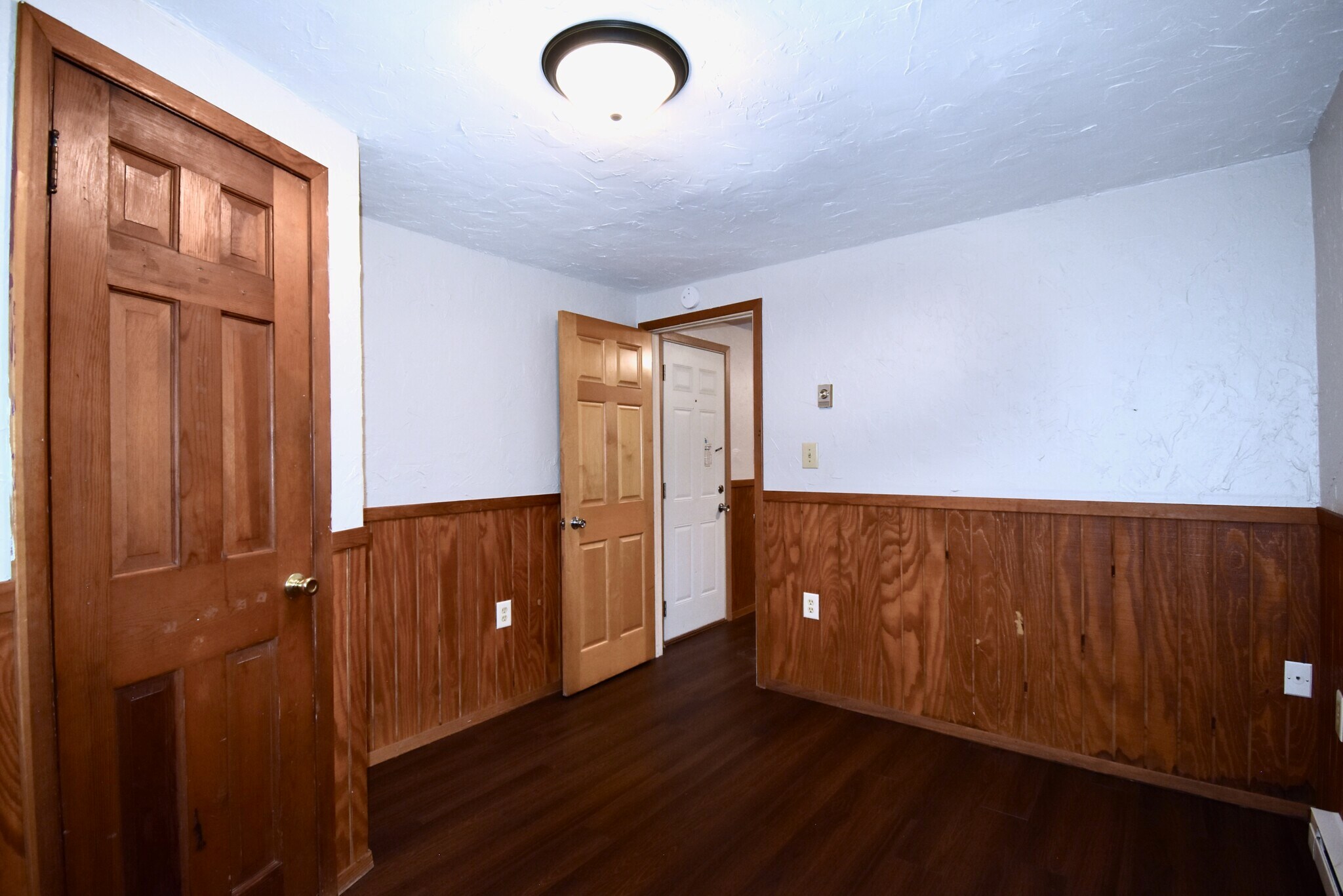 Building Photo - 63 6th Ave N