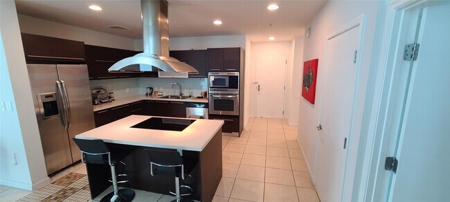 Building Photo - 7928 East Dr