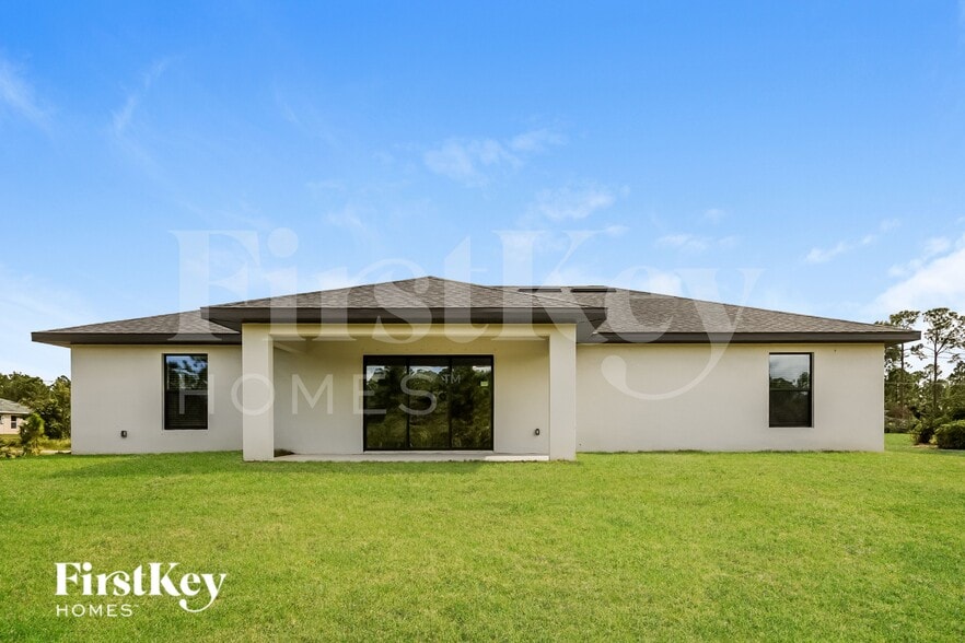 Building Photo - 915 Plumosa Ave