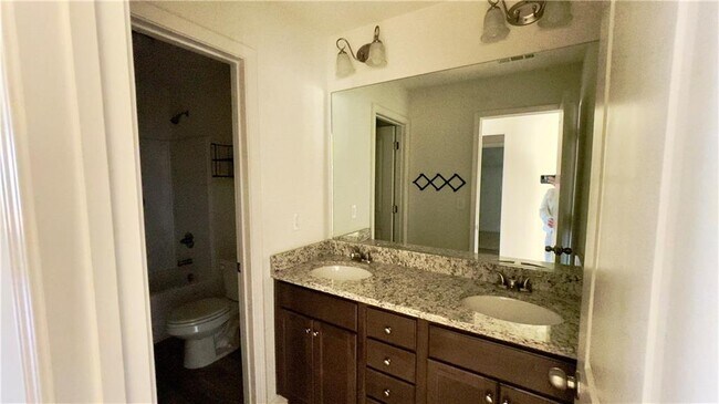 Building Photo - 5406 Town Square Way