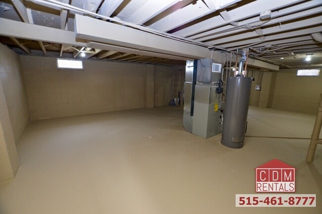 Building Photo - DSM Ranch - Newly Renovated!