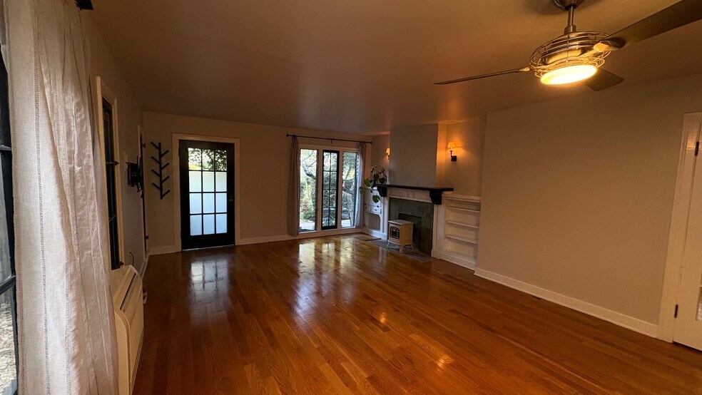 Building Photo - 851 N Ogden Dr