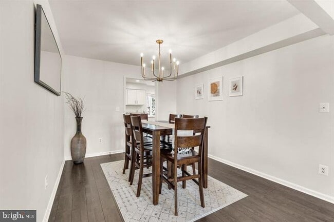 Building Photo - 10855 Lockwood Dr